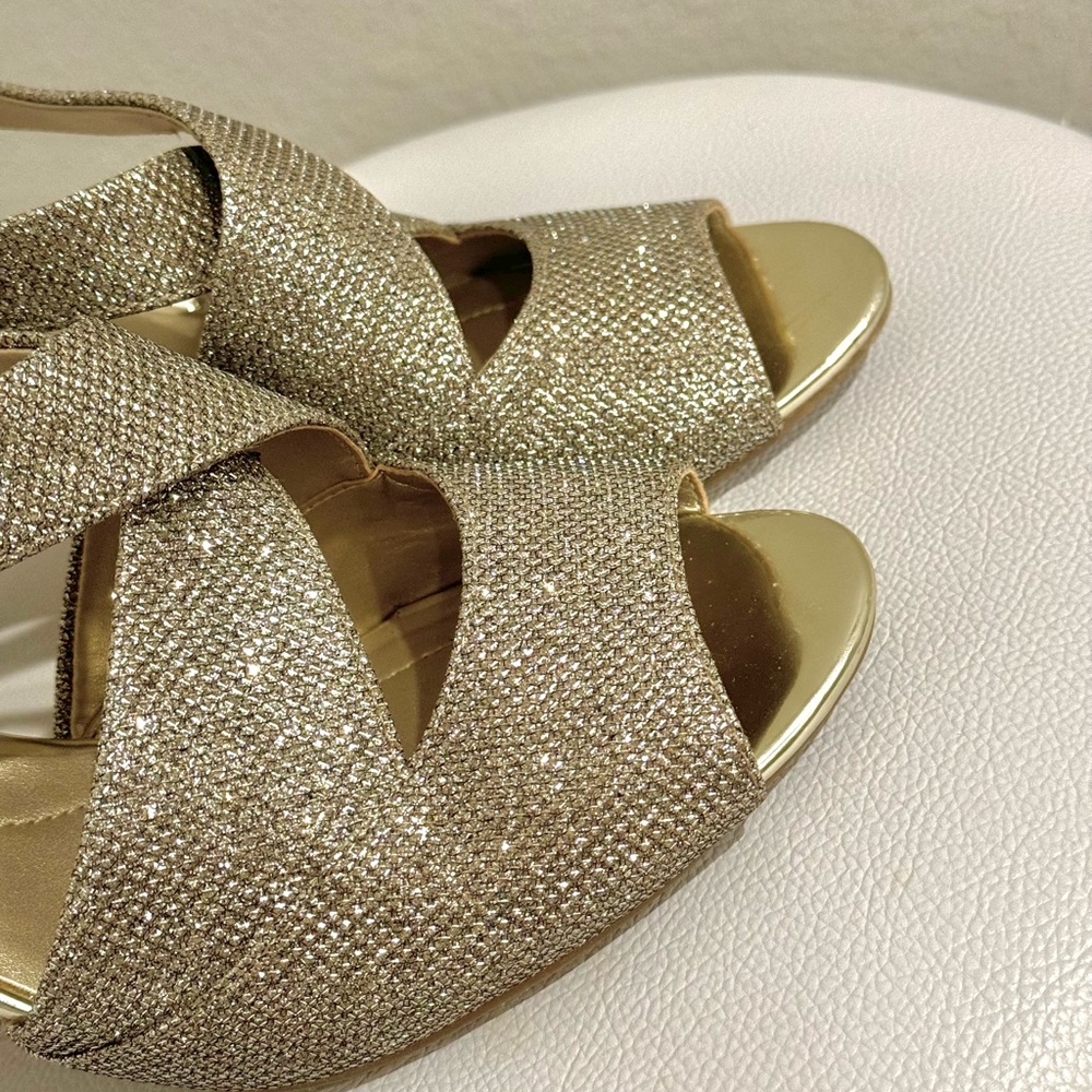 Bandolino heels formal wedding glitter sparkles gold beautiful excellent conditi - Picture 3 of 8